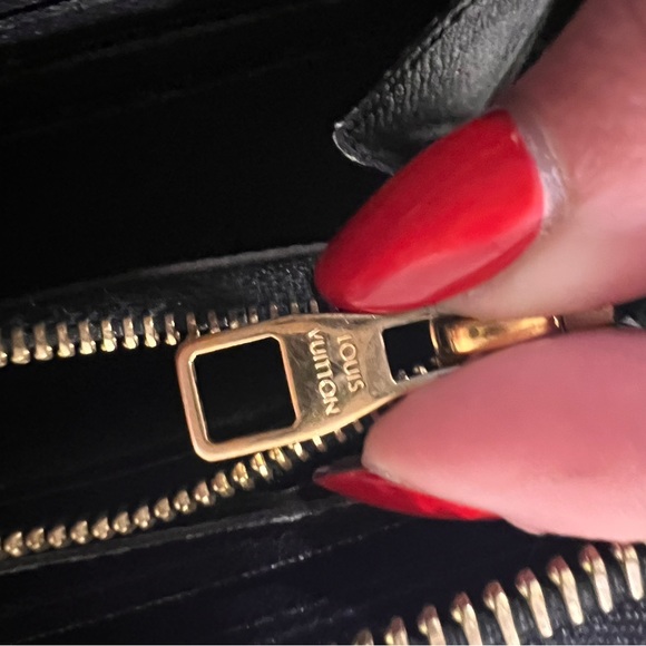 Louis Vuitton Zippy Wallet - Picture 5 of 15